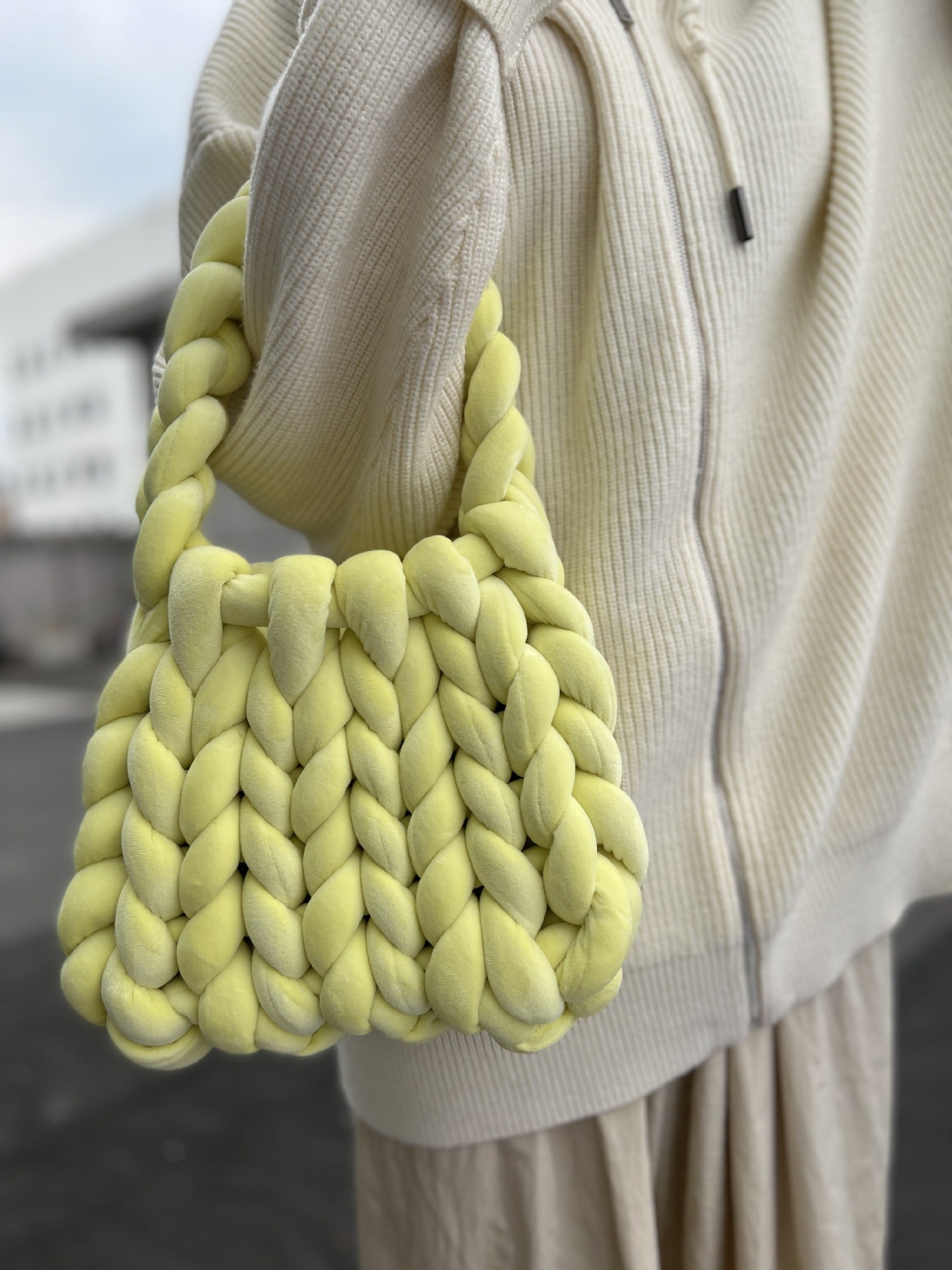 DIY hand woven crystal velvet core spun yarn woven hand-held mailman bag